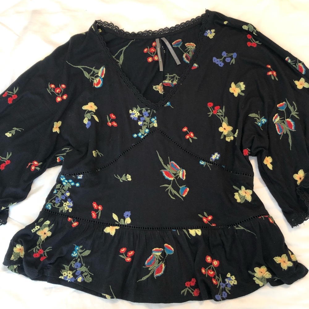 ANTHROPOLOGIE black floral embroidered top